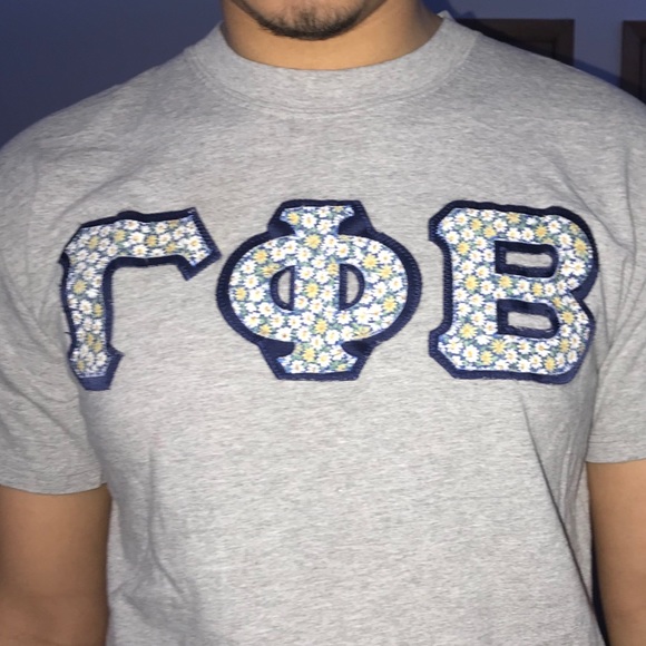 ROB Sewn Lettering on this Gildan Shirt - Picture 2 of 2